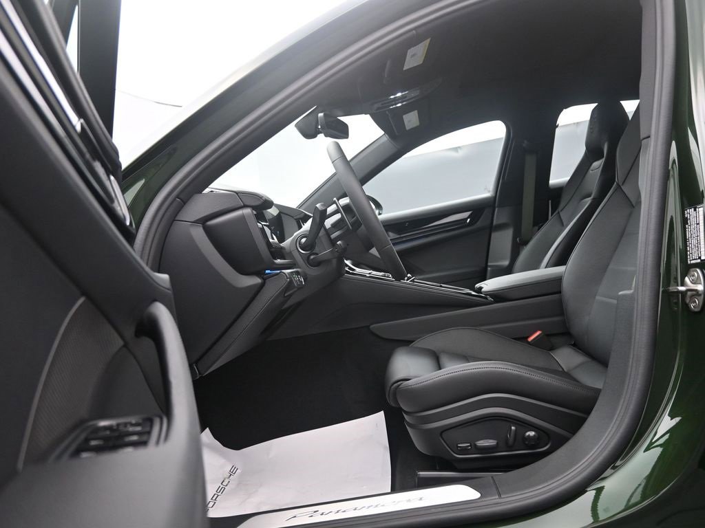 New 2025 Porsche Panamera image 13
