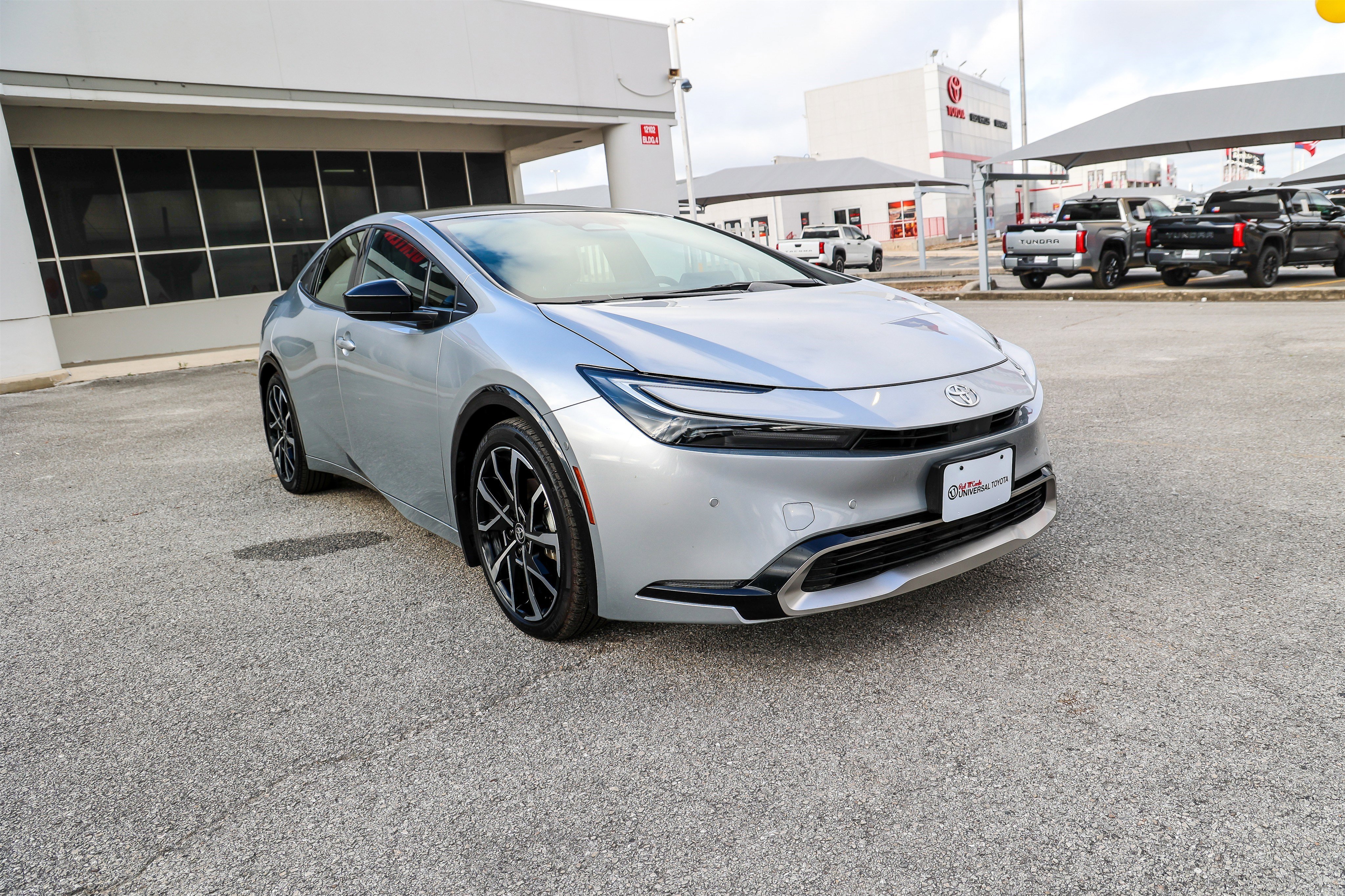 Used 2024 Toyota Prius Prime Premium w/ Advanced Technology Package FWD image 5