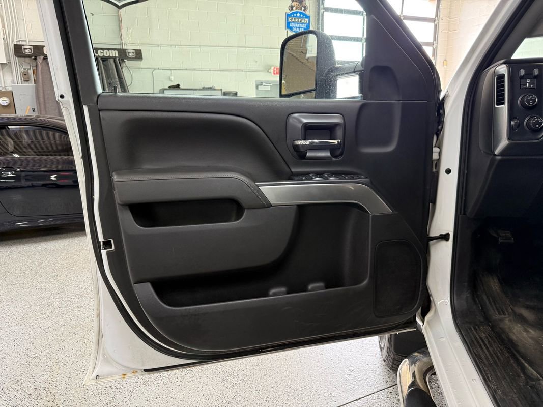 Used 2015 Chevrolet Silverado 3500 LT AWD/4WD image 10