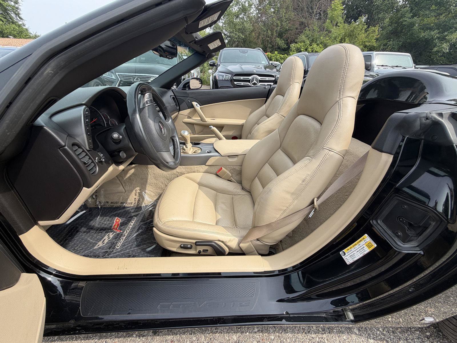 Used 2007 Chevrolet Corvette Convertible w/ Preferred Equipment Group RWD image 20