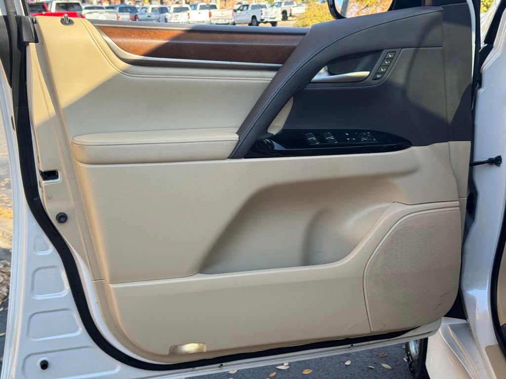 Used 2019 Lexus LX 570 4WD image 27
