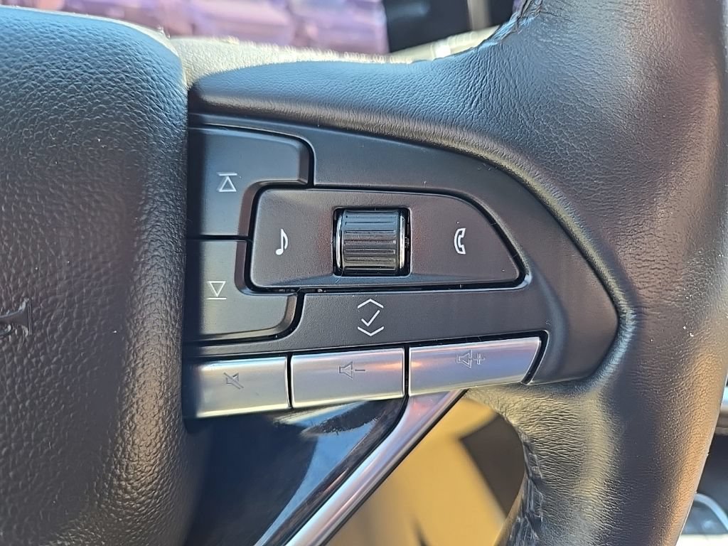 Used 2024 Cadillac Escalade Premium Luxury AWD/4WD image 17