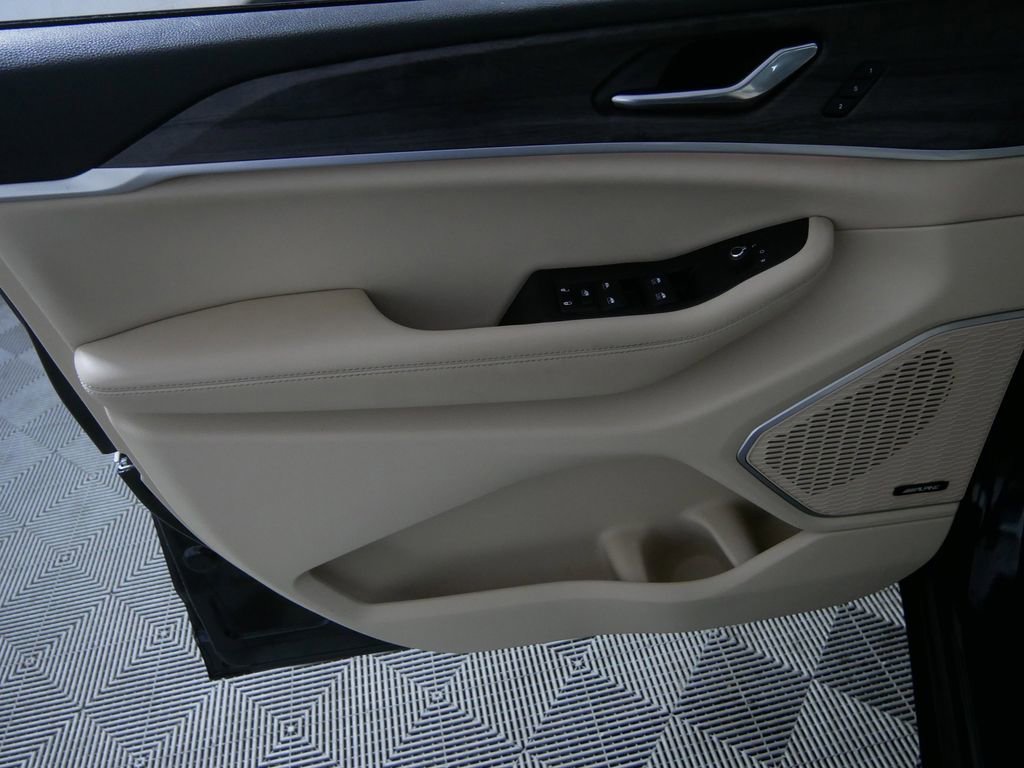 Used 2024 Jeep Grand Cherokee Limited 4xe w/ Luxury Tech Group II image 14