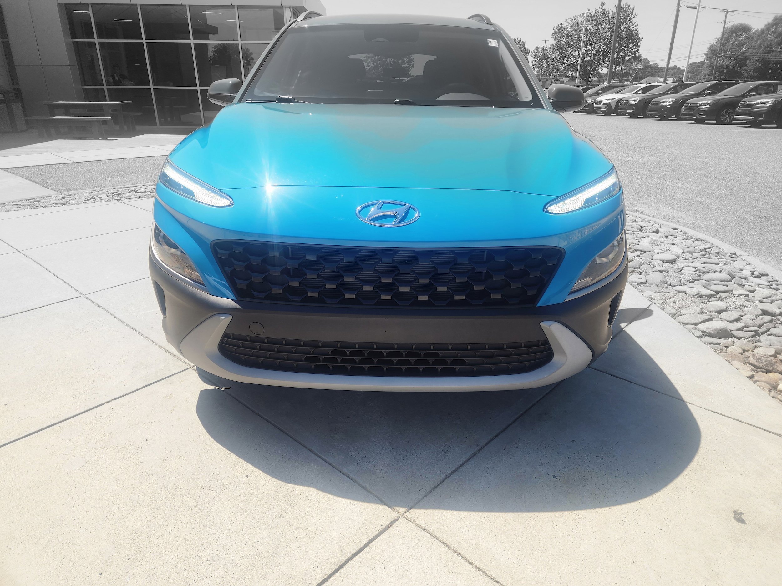 Used 2023 Hyundai Kona SEL AWD/4WD image 2