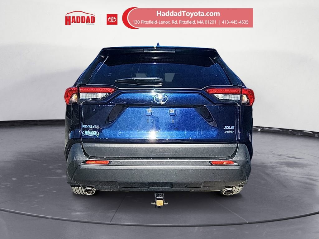 Used 2020 Toyota RAV4 XLE Premium AWD/4WD image 4