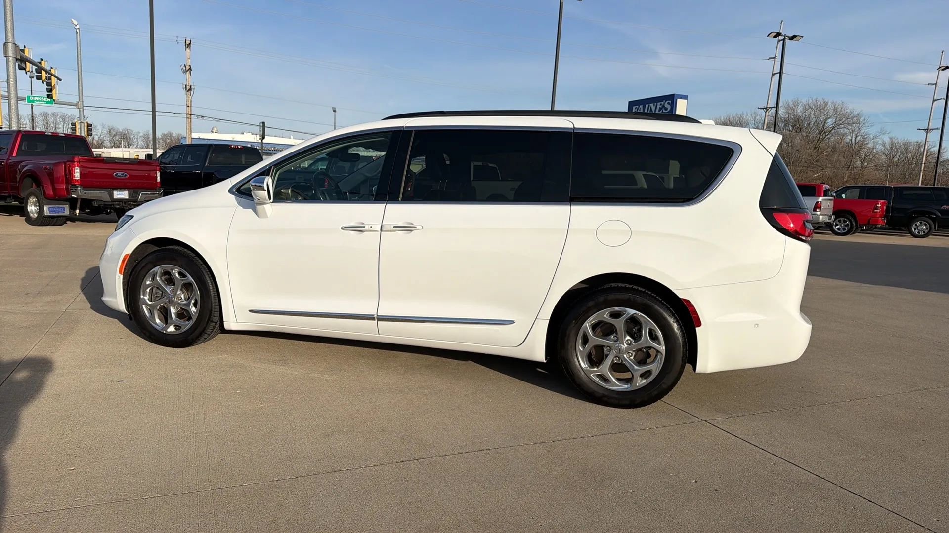 Used 2022 Chrysler Pacifica Limited image 10