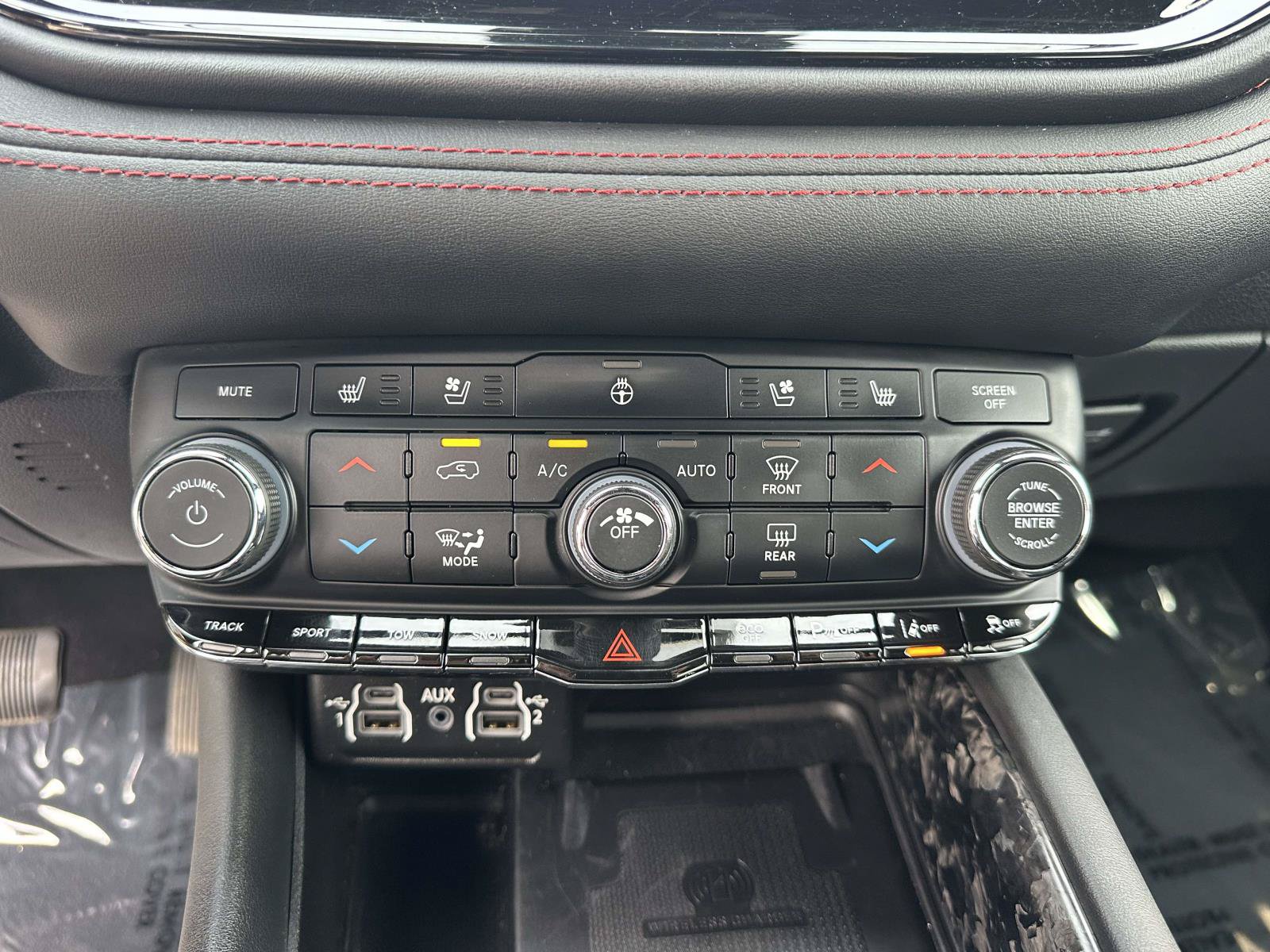 Used 2023 Dodge Durango R/T AWD/4WD image 16