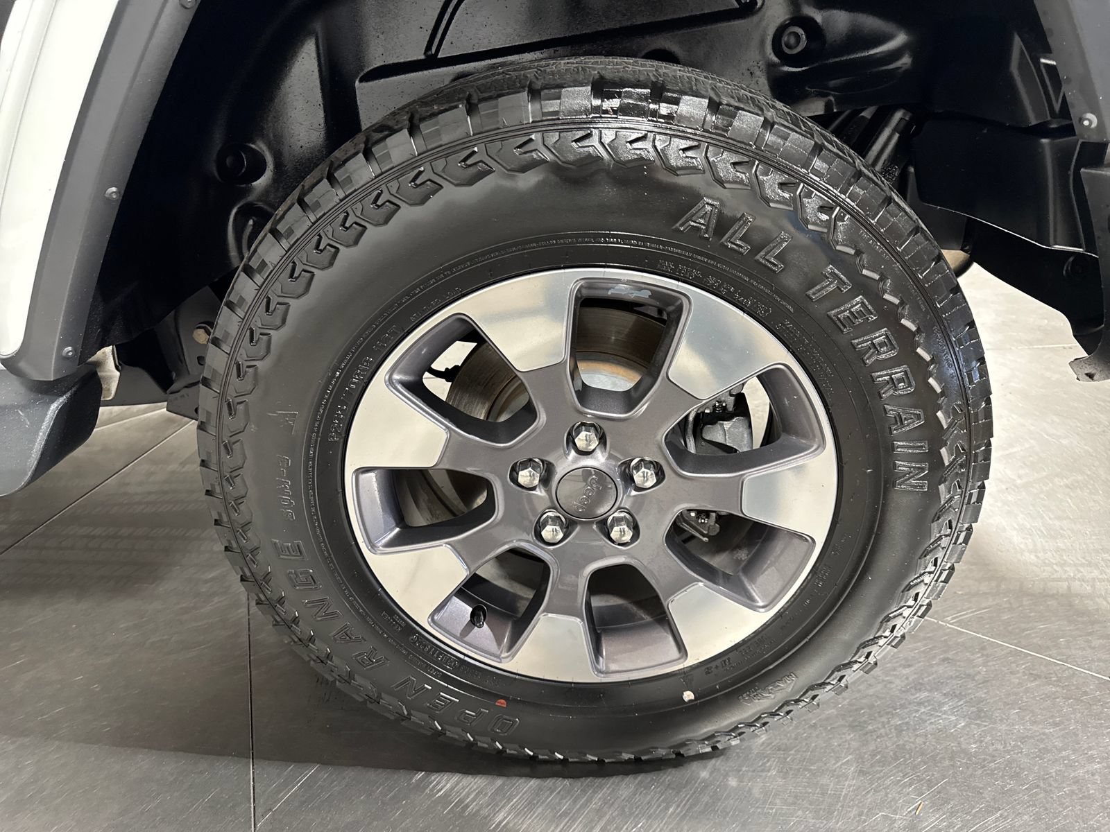 Used 2019 Jeep Wrangler Unlimited Sahara AWD/4WD image 16