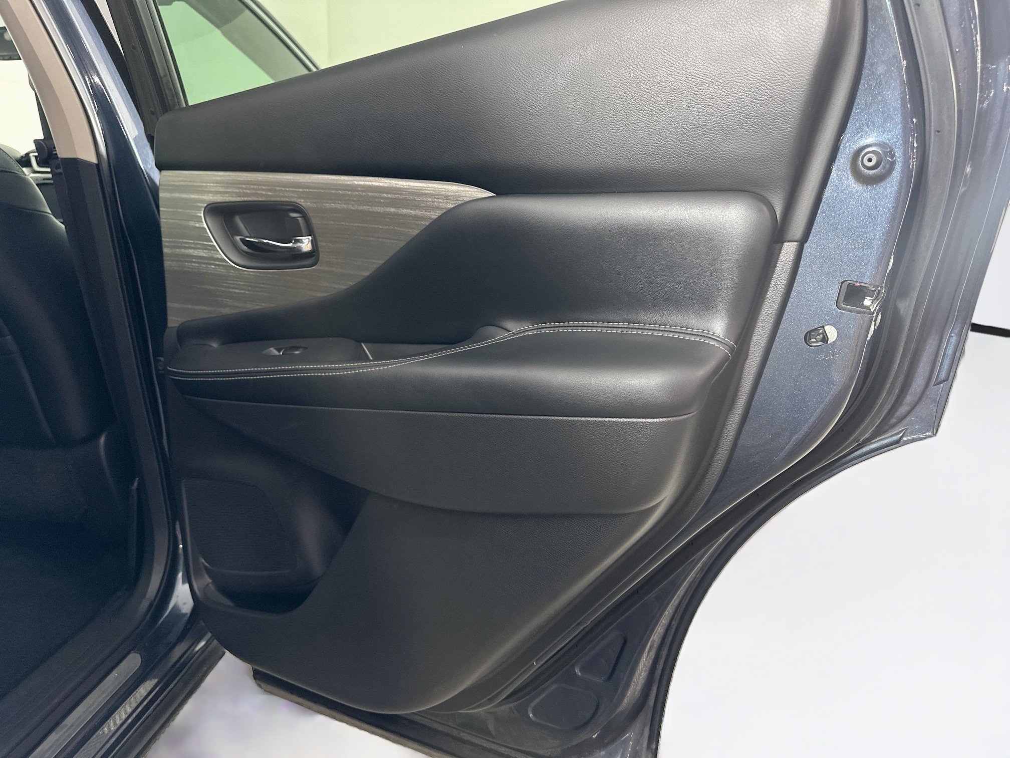 Used 2016 Nissan Murano Platinum w/ Platinum Technology Package FWD image 32