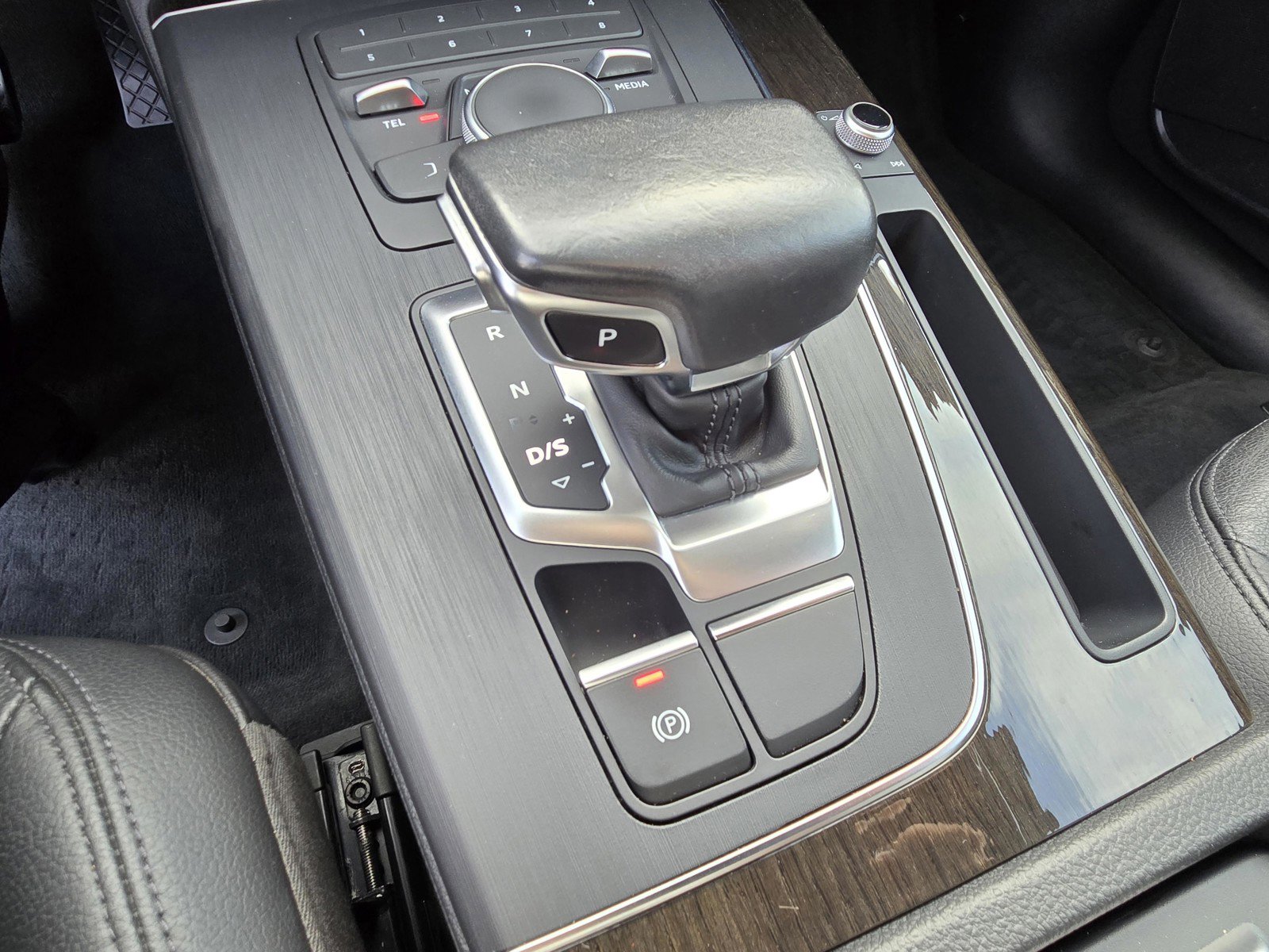 Used 2020 Audi Q5 2.0T Premium w/ Convenience Package image 18