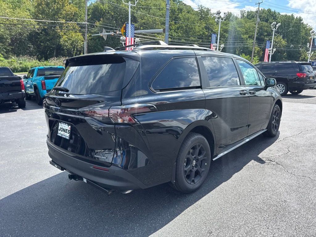 New 2026 Toyota Sienna XLE Woodland Edition AWD/4WD image 5