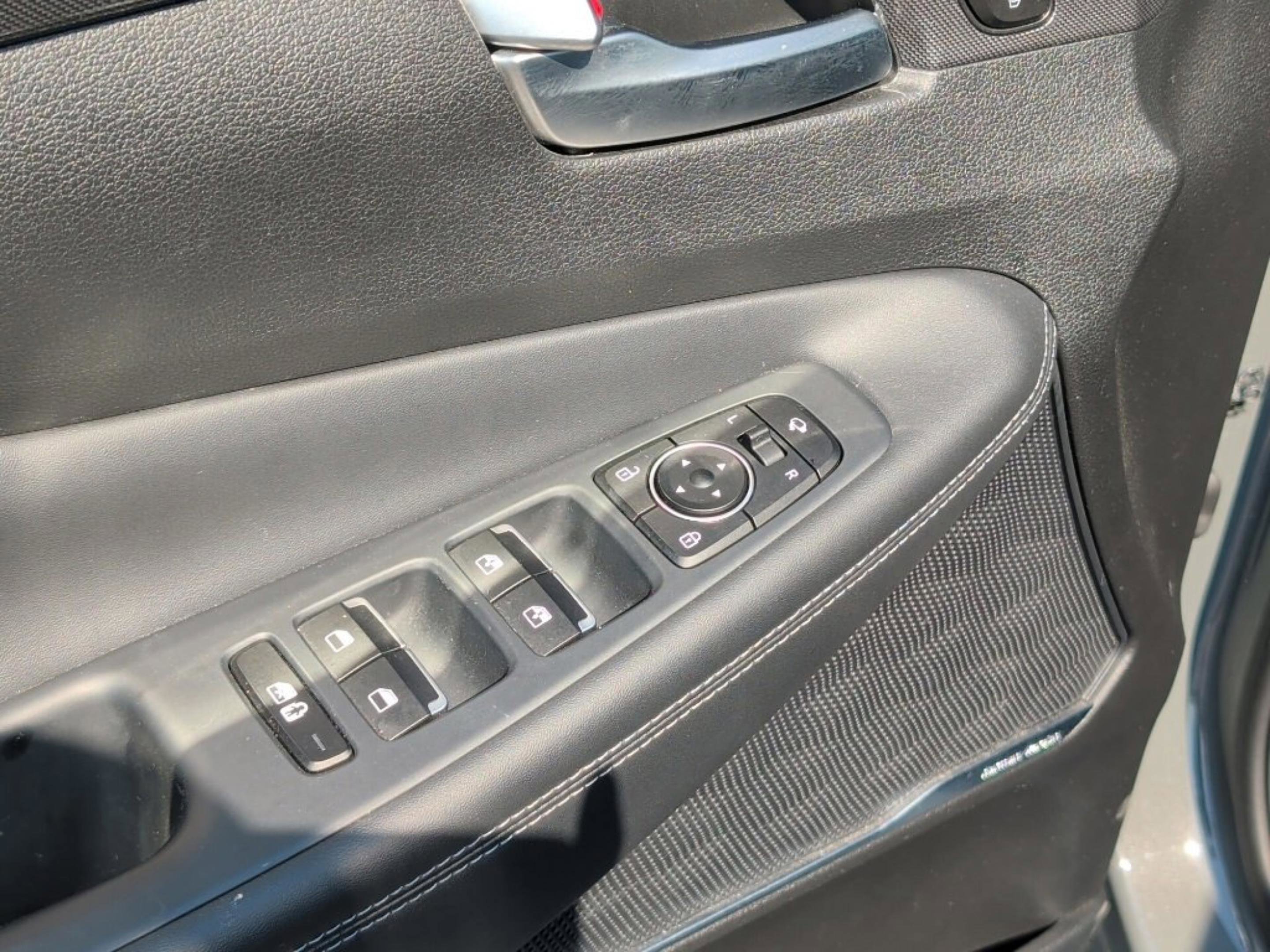 Used 2023 Hyundai Santa Fe Limited image 19