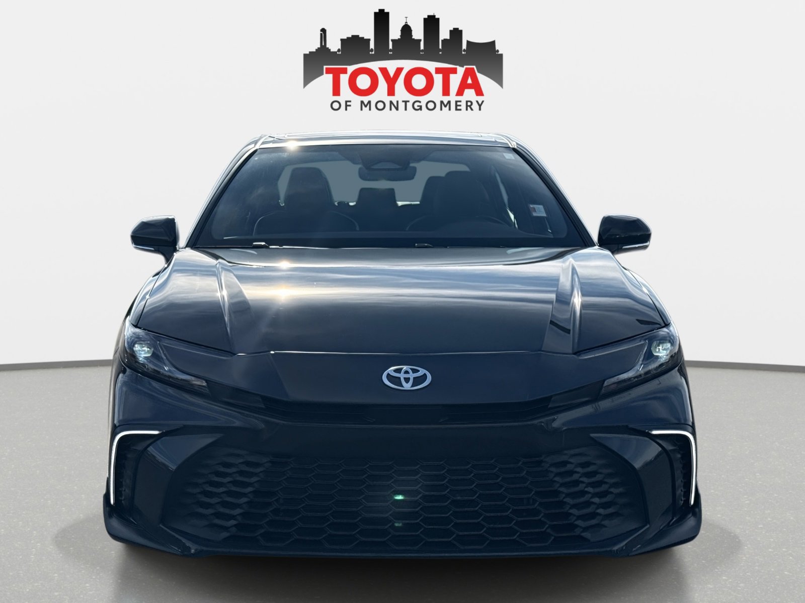 Used 2025 Toyota Camry SE w/ Multimedia Upgrade Package image 7