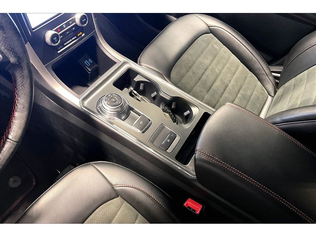 Used 2022 Ford Edge ST-Line image 19