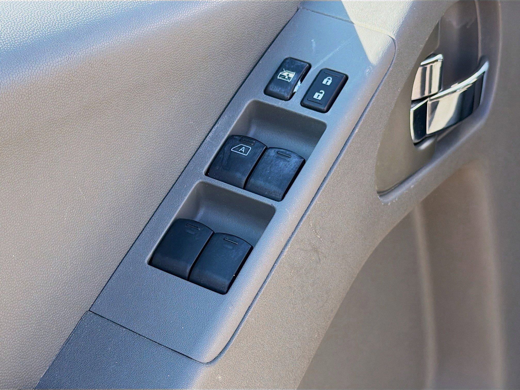 Used 2020 Nissan Frontier SV image 20