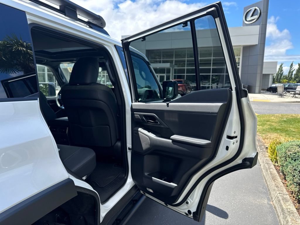 Certified 2024 Lexus GX 550 AWD/4WD image 16