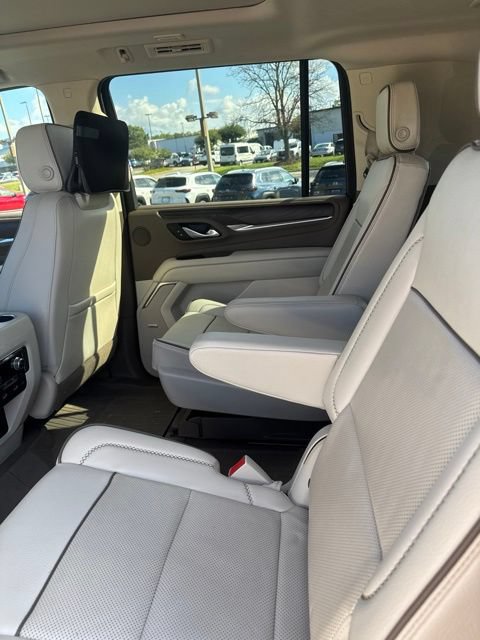 Used 2021 GMC Yukon XL Denali AWD/4WD image 3