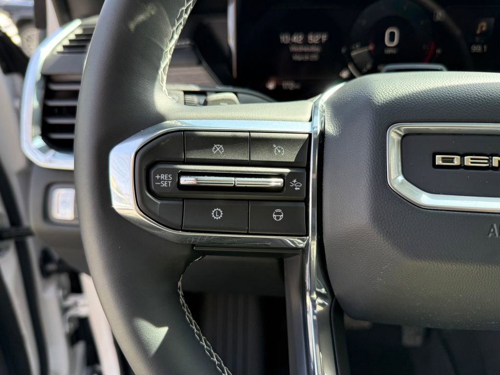 Used 2025 GMC Acadia Denali w/ Super Cruise Package image 27