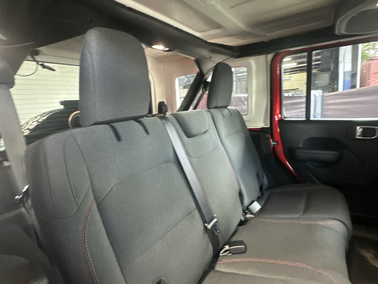 Used 2026 Jeep Wrangler Unlimited Rubicon AWD/4WD image 26