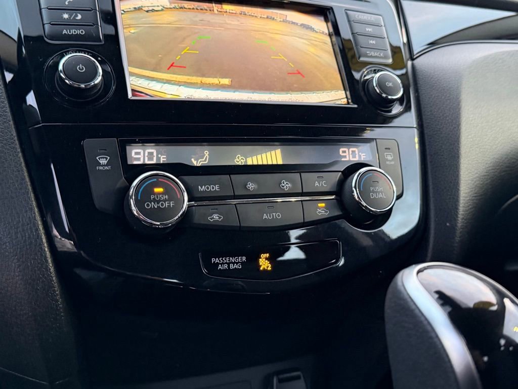 Used 2022 Nissan Rogue Sport SV image 36