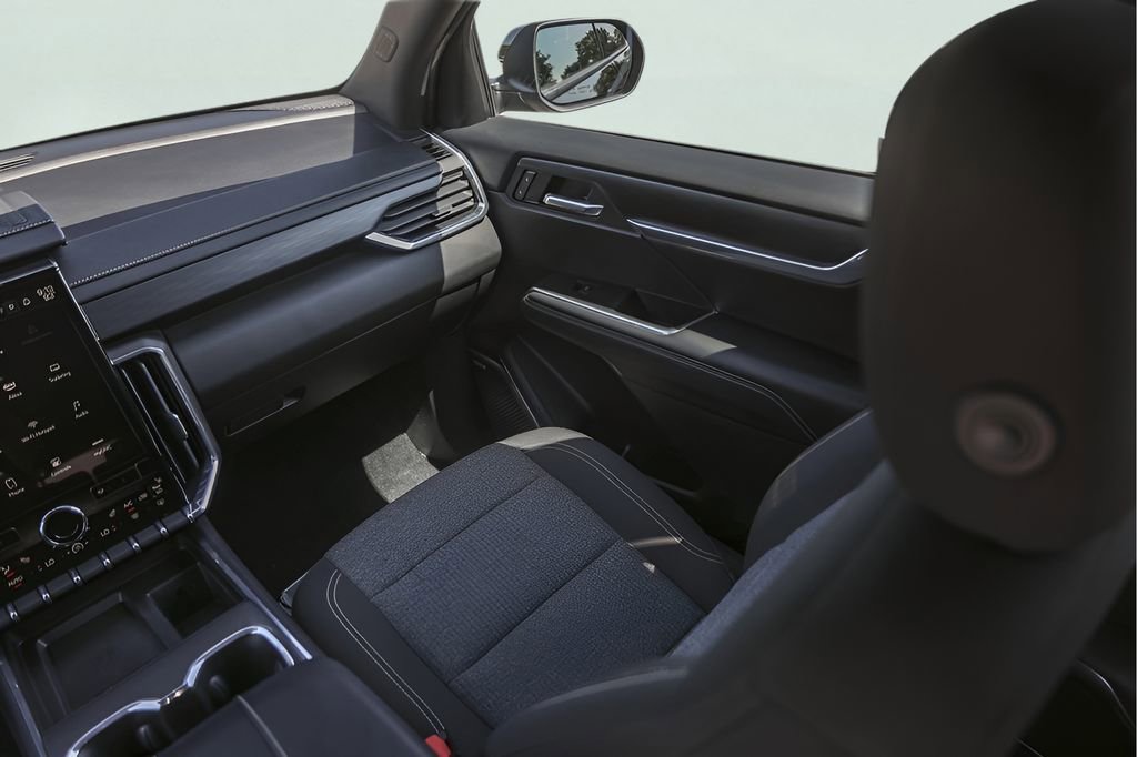 Used 2025 GMC Acadia Elevation AWD/4WD image 27