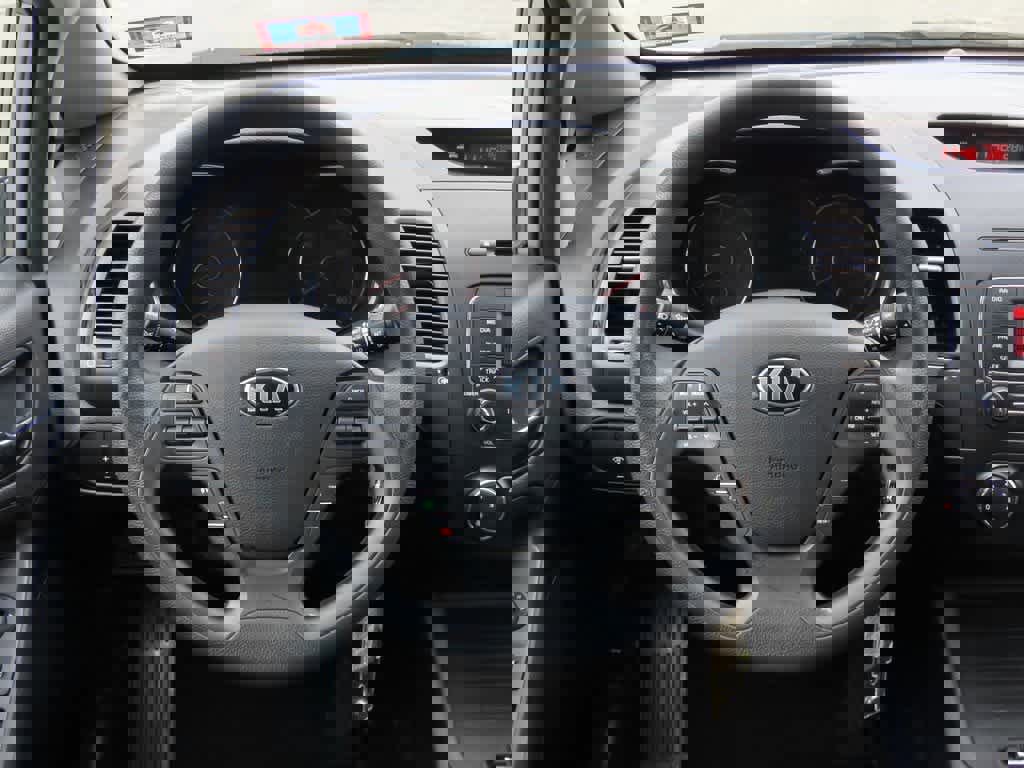 Used 2016 Kia Forte LX image 18