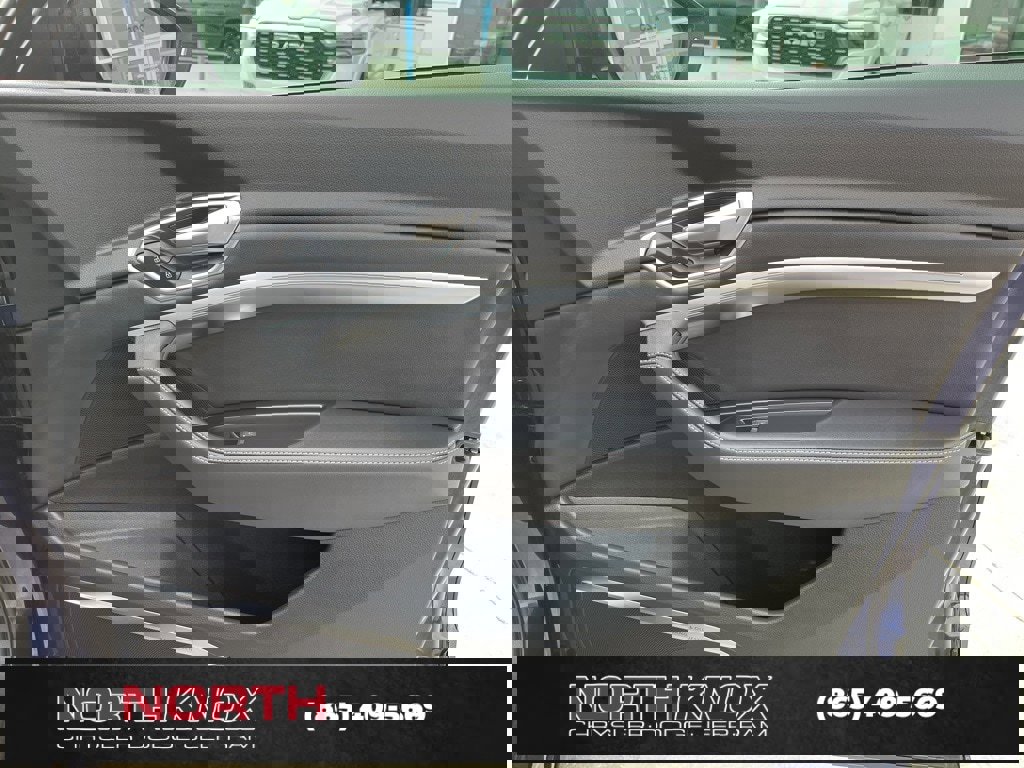 Used 2023 Audi e-tron Premium Plus w/ Premium Plus Package image 29