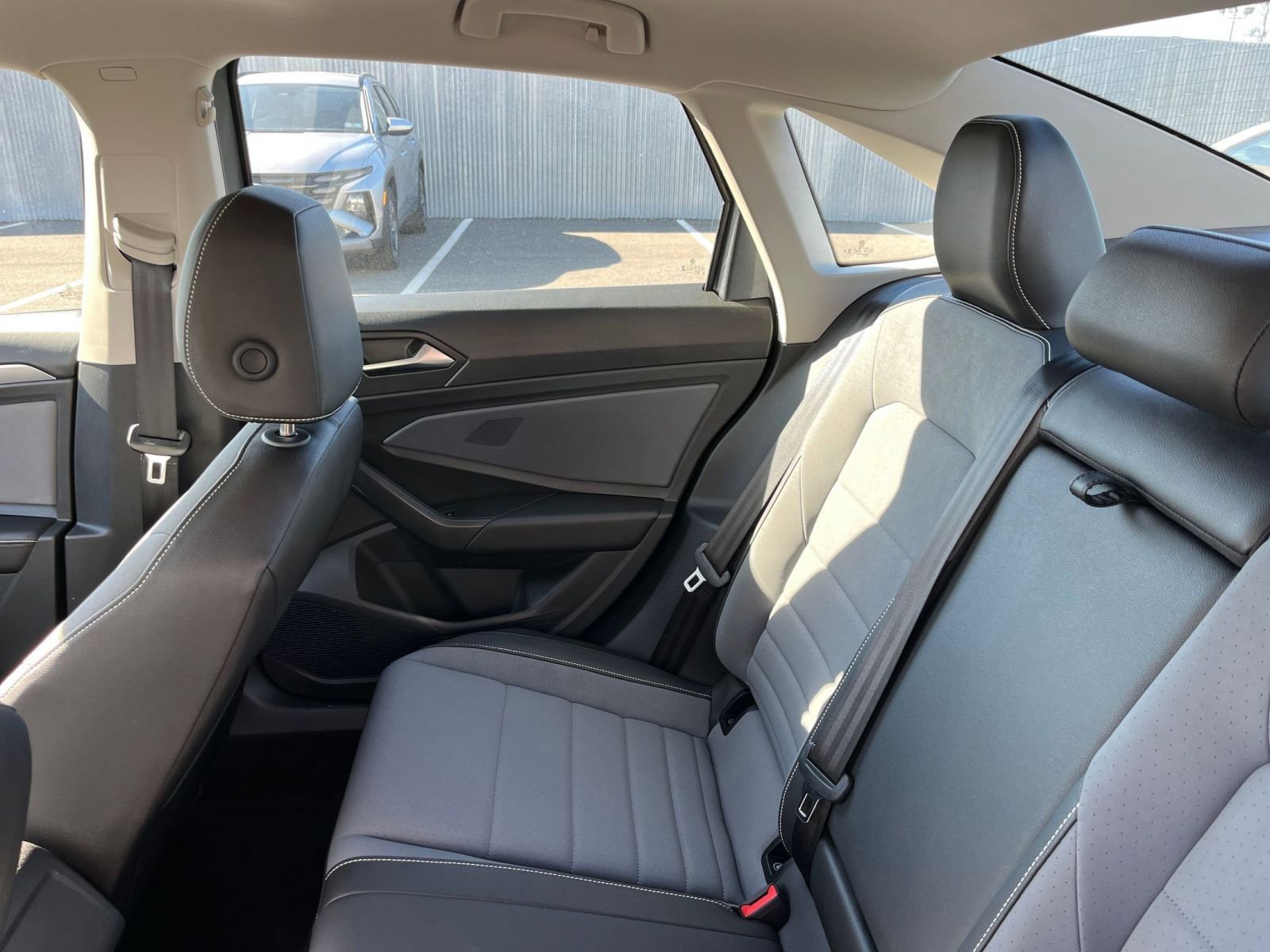 Used 2025 Volkswagen Jetta SE image 38