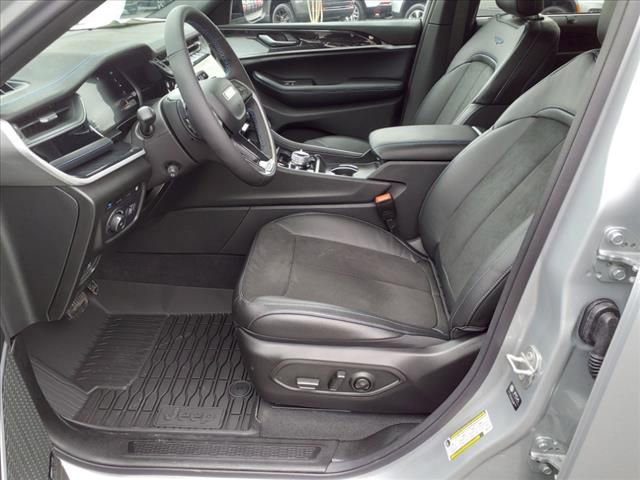 New 2024 Jeep Grand Cherokee Trailhawk w/ Luxury Tech Group III image 10