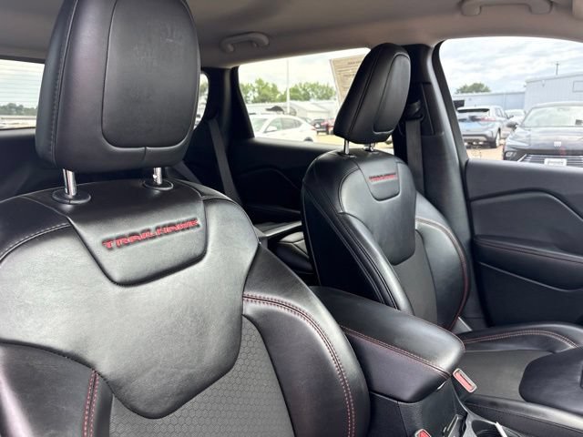 Used 2022 Jeep Cherokee Trailhawk w/ Comfort/Convenience Group AWD/4WD image 43