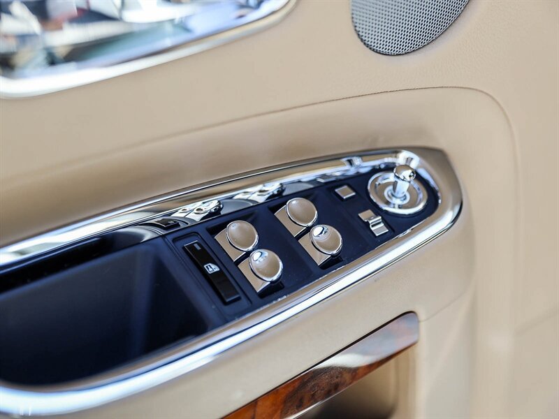 Used 2012 Rolls-Royce Ghost Extended Wheelbase RWD image 37