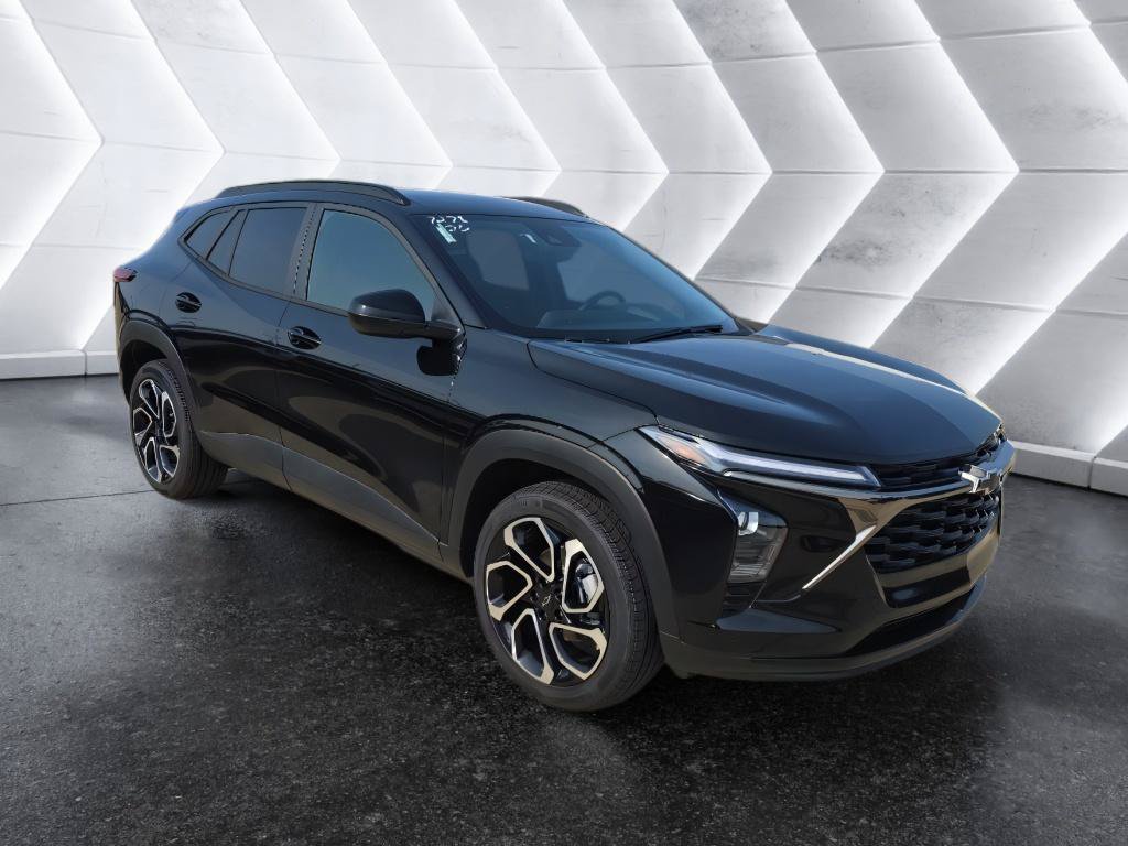 New 2026 Chevrolet Trax RS w/ Driver Confidence Package FWD image 3