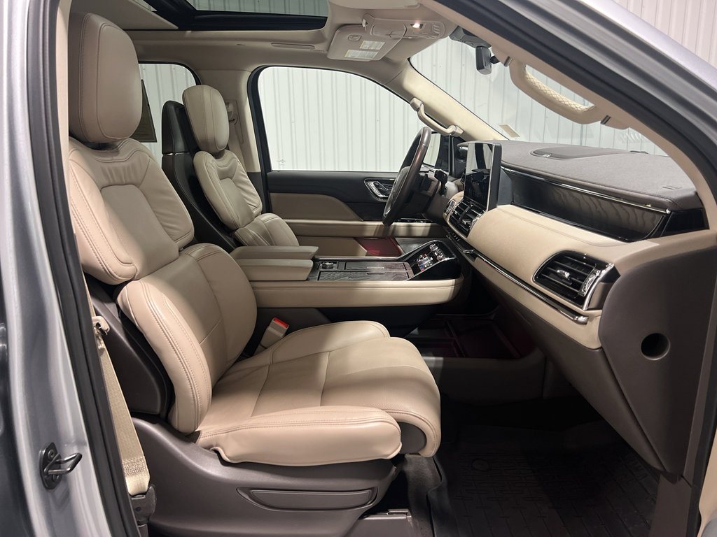 Used 2023 Lincoln Navigator L Reserve image 29