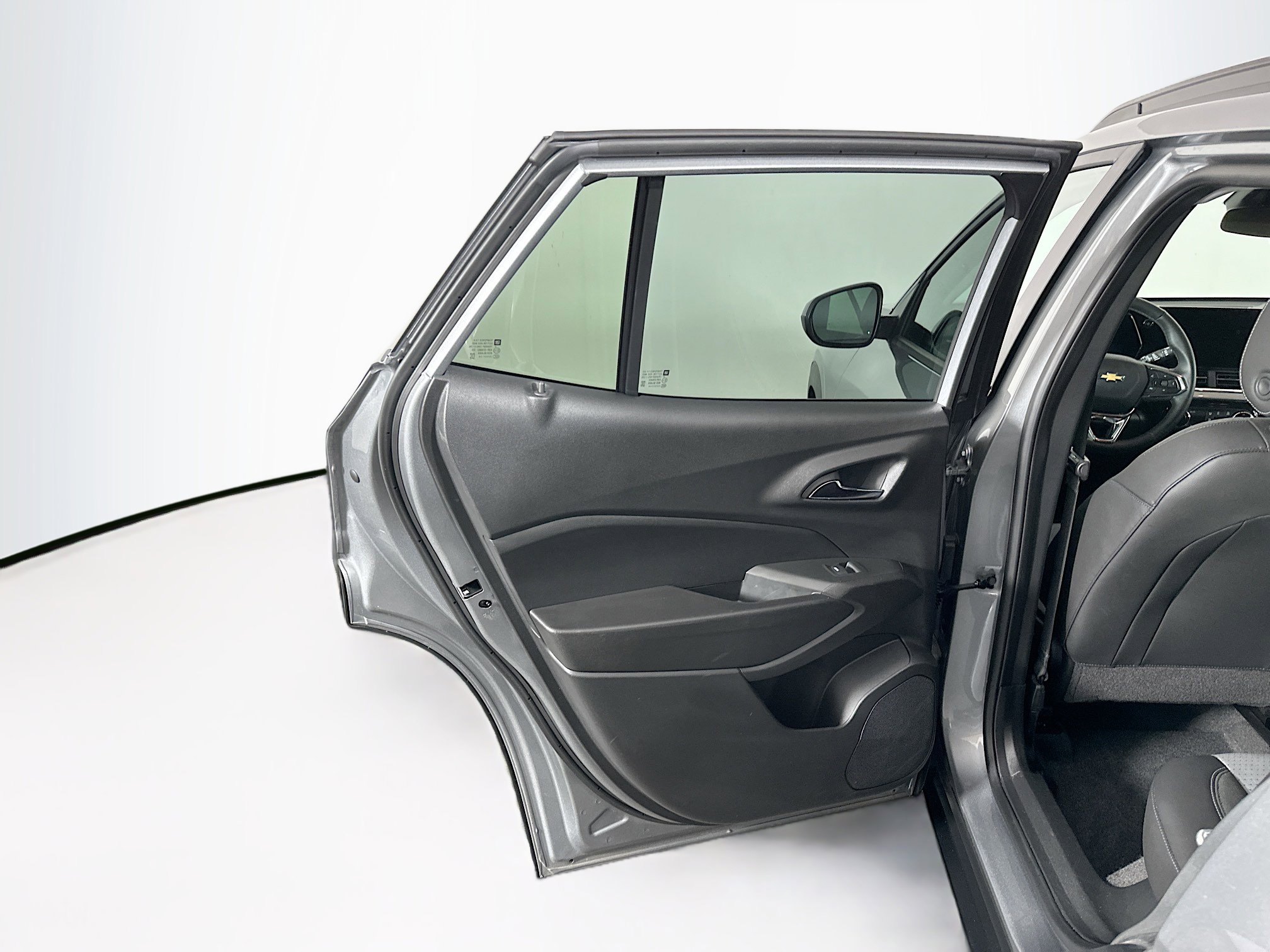 Used 2025 Chevrolet Trax LT w/ LT Convenience Package image 24