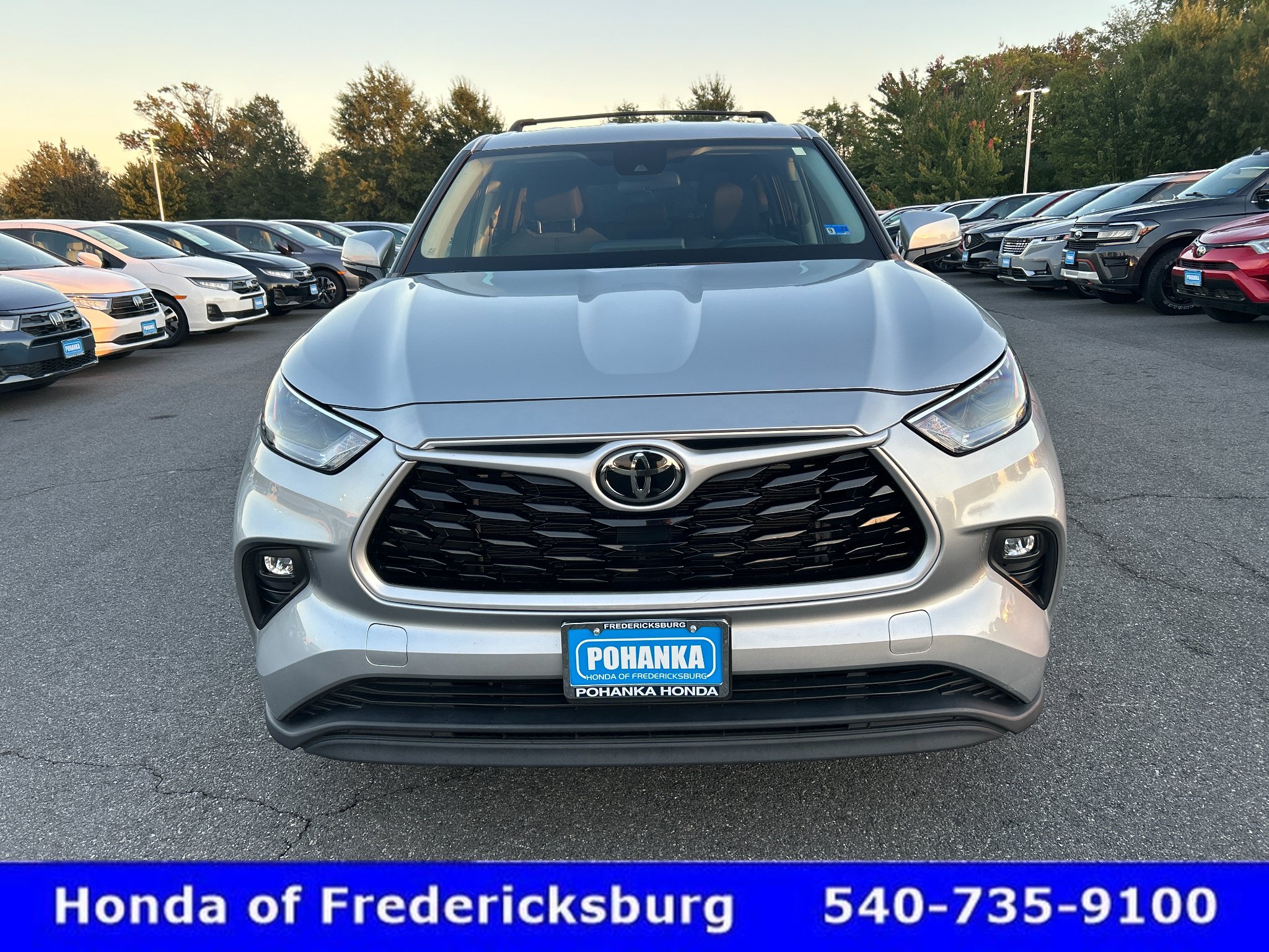Used 2023 Toyota Highlander LE FWD image 9