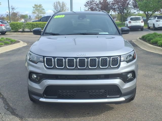 Used 2023 Jeep Compass Limited AWD/4WD image 2