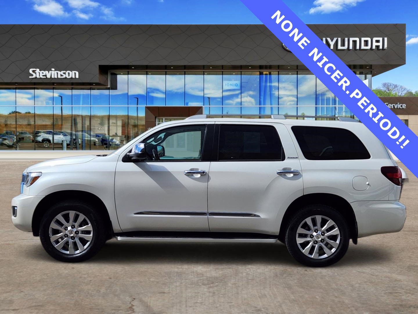 Used 2019 Toyota Sequoia Platinum image 2