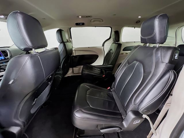 Used 2022 Chrysler Pacifica Touring-L image 23