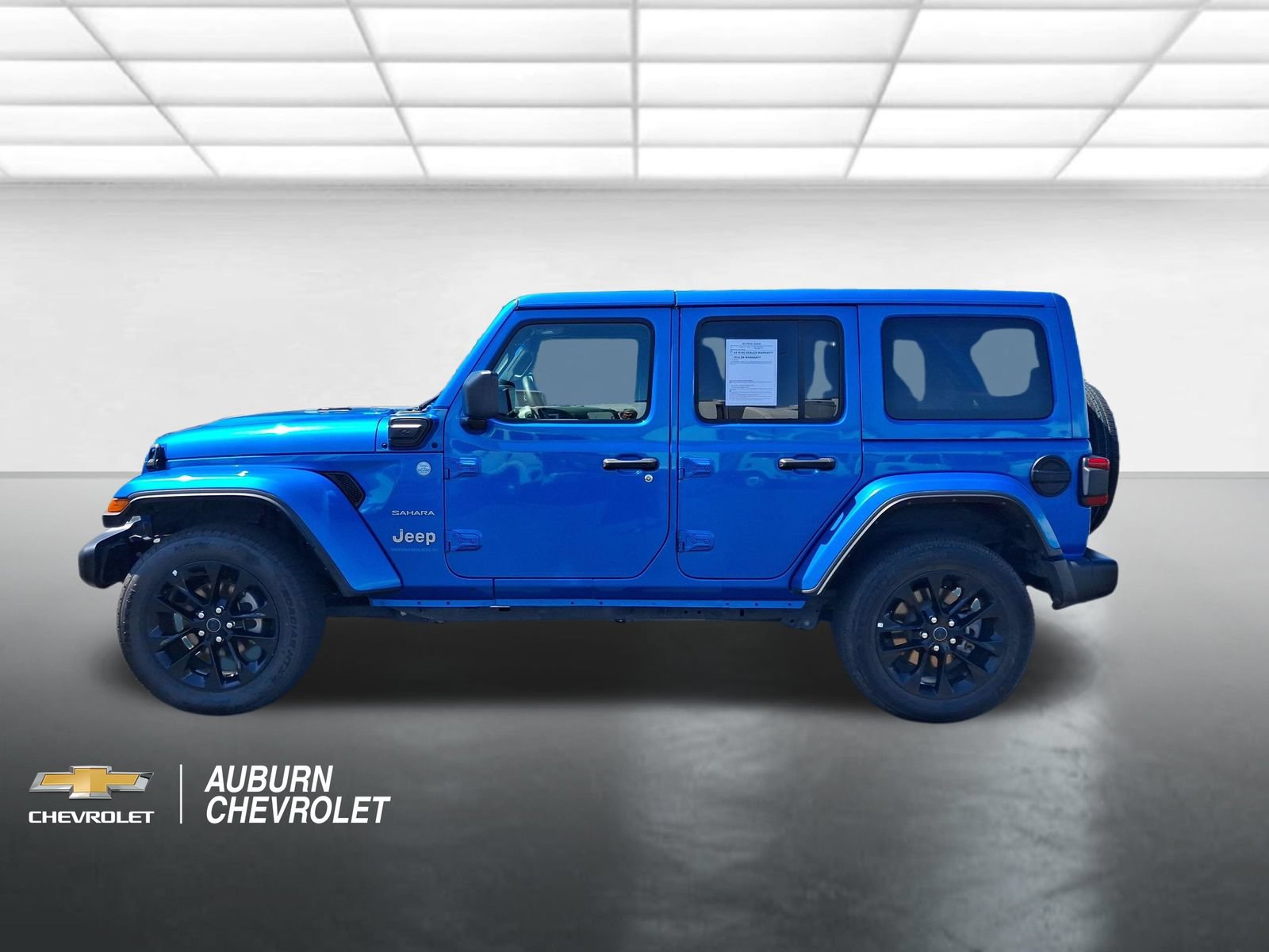 Used 2024 Jeep Wrangler Unlimited Sahara AWD/4WD image 3