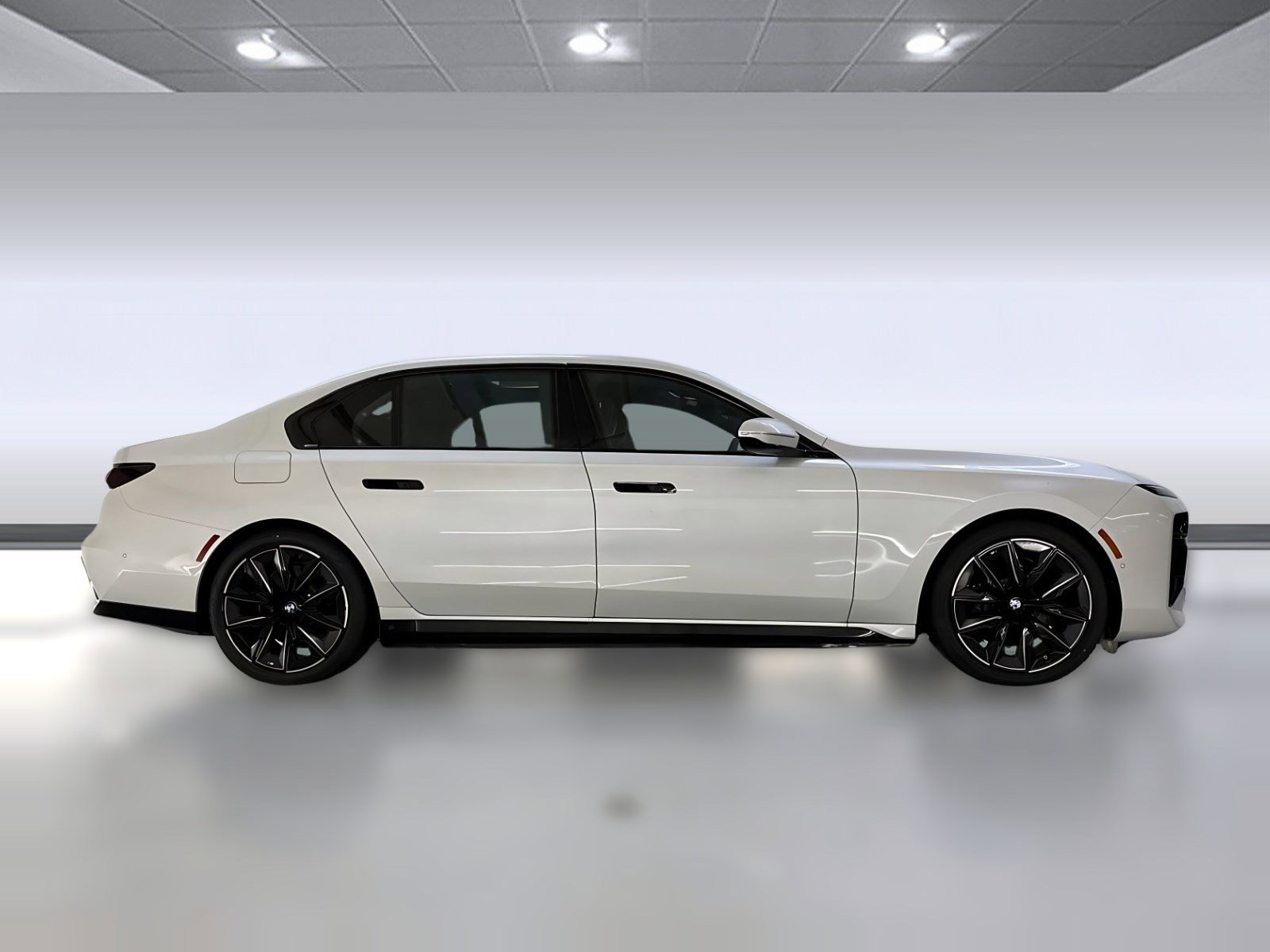 New 2025 BMW i7 xDrive60 w/ Executive Package image 7