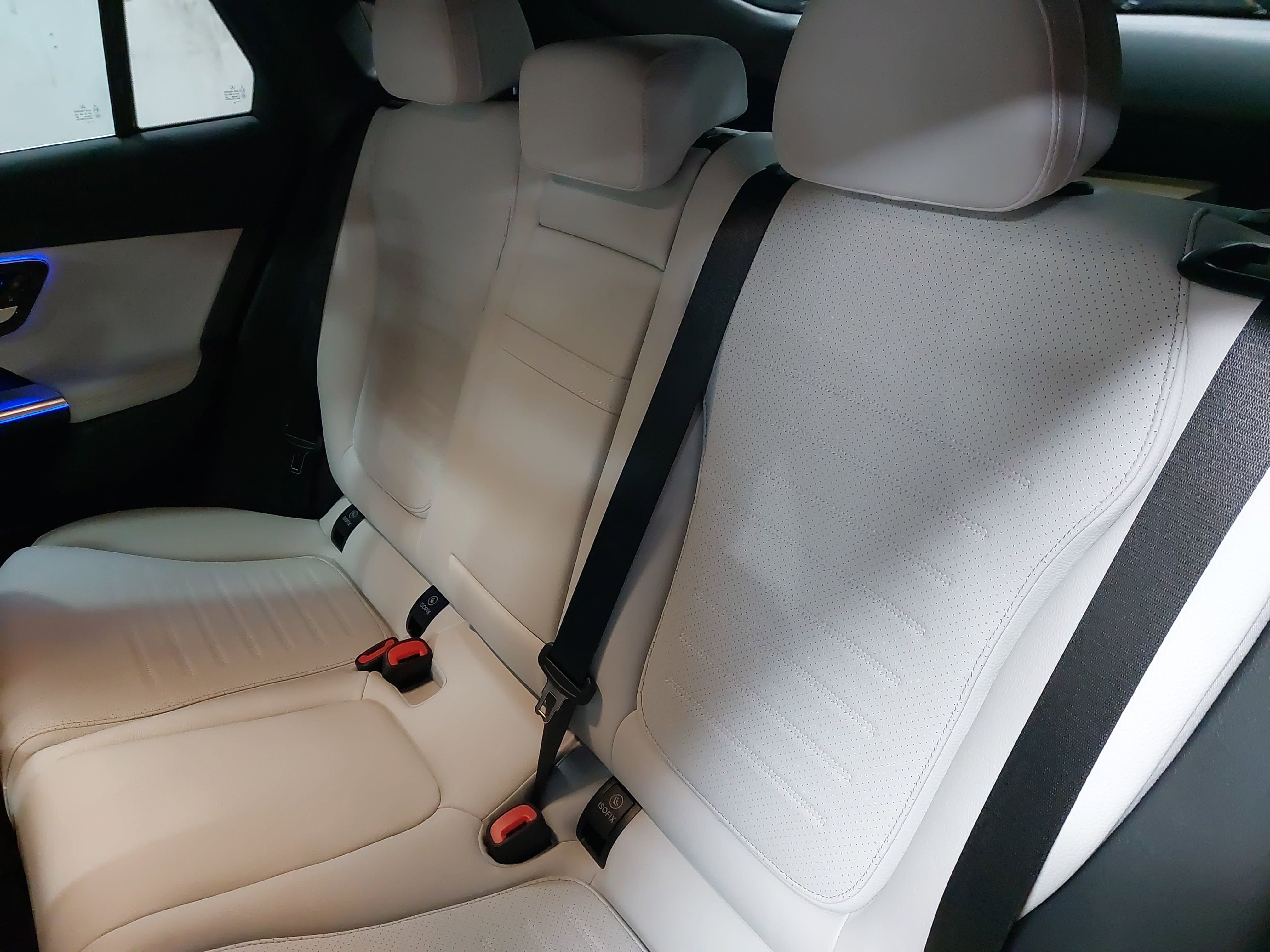 Used 2025 Mercedes-Benz GLC 300 4MATIC image 15