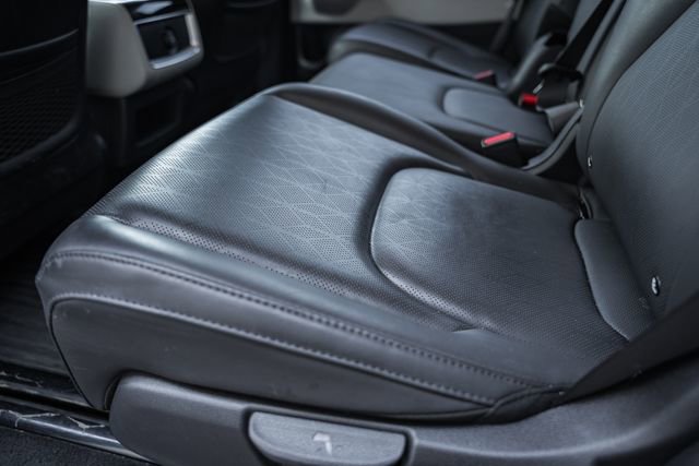 Used 2024 Kia Carnival EX FWD image 37