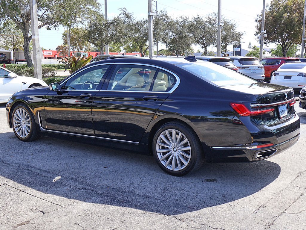 Used 2020 BMW 740i image 10