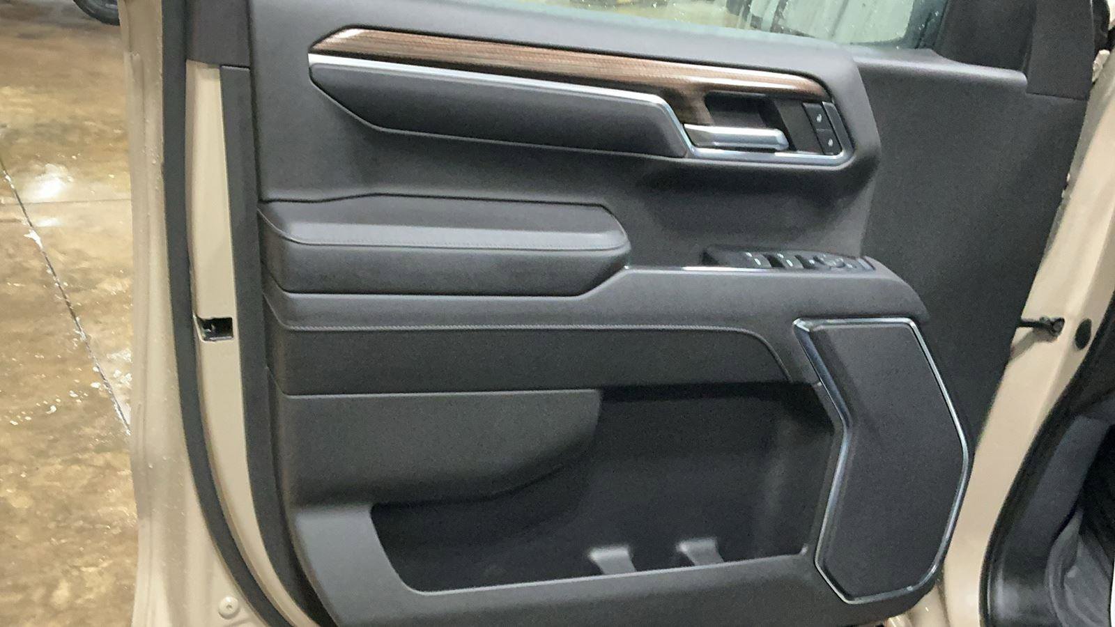 Used 2023 Chevrolet Silverado 1500 LT Trail Boss image 12