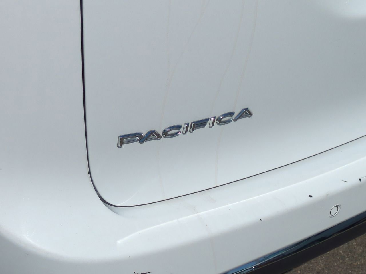 Used 2024 Chrysler Pacifica Touring-L image 29