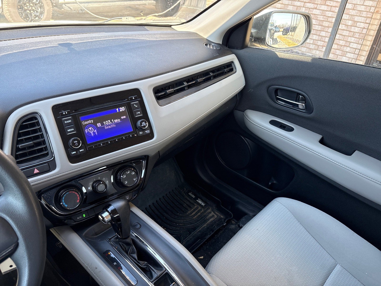 Used 2019 Honda HR-V LX image 13