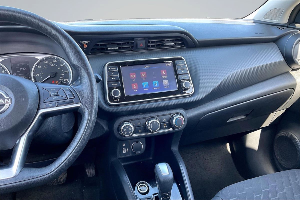 Used 2022 Nissan Kicks S FWD image 6