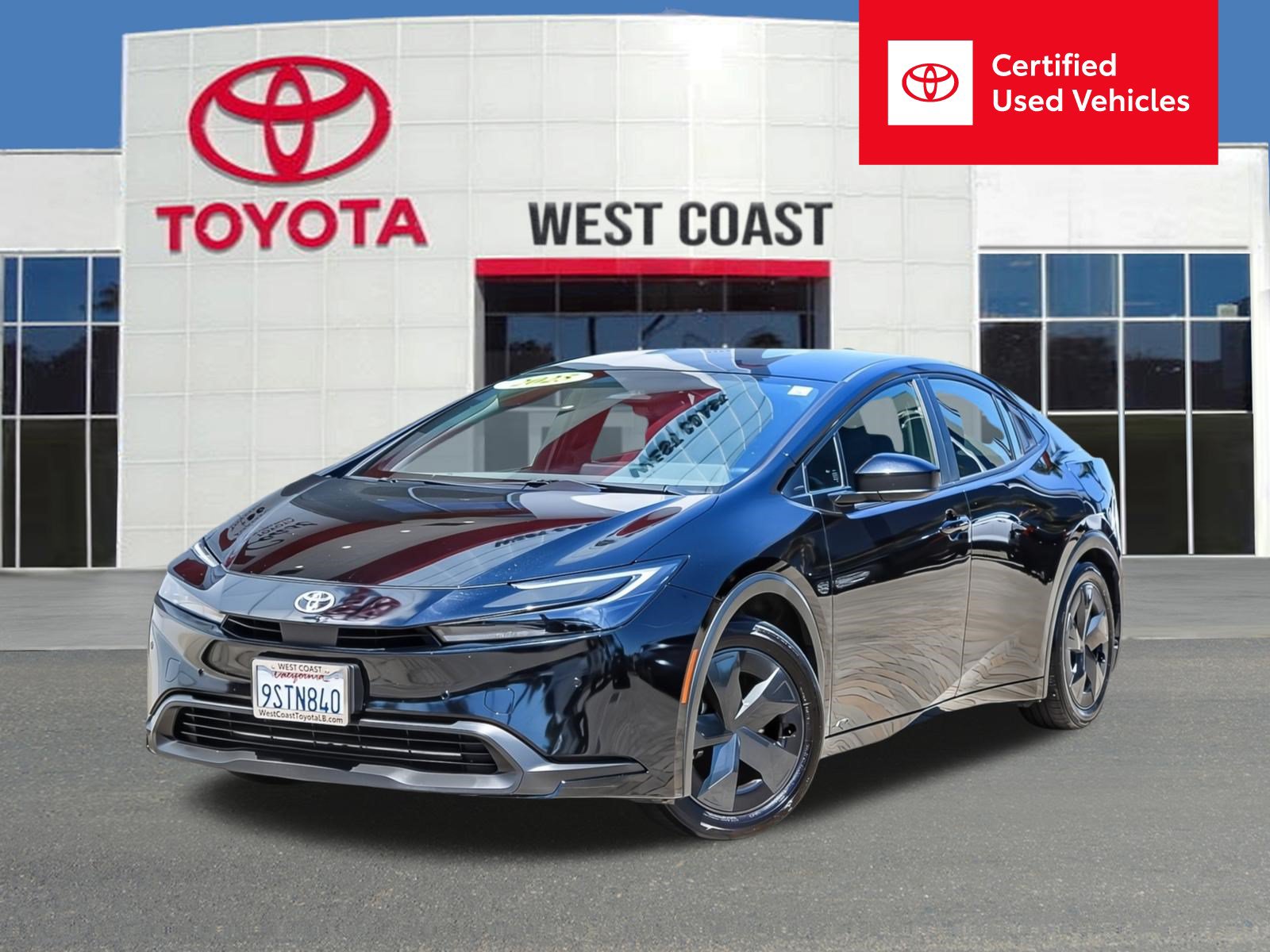 Certified 2025 Toyota Prius LE AWD/4WD image 1