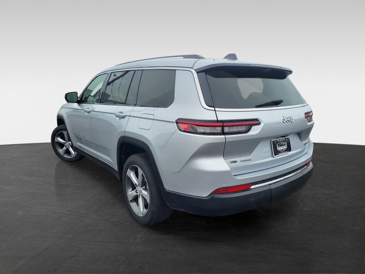 Used 2021 Jeep Grand Cherokee L Limited w/ Luxury Tech Group II image 4