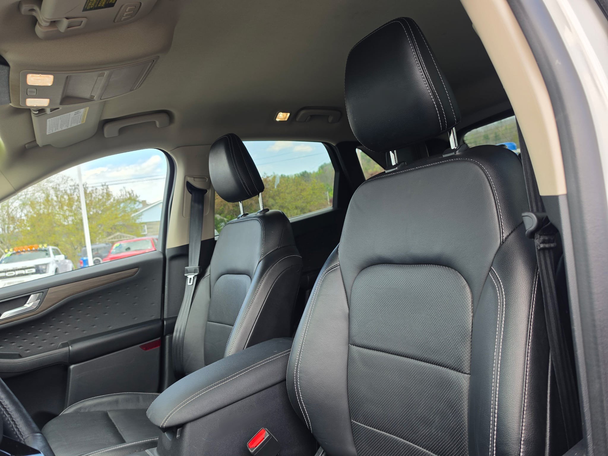 Used 2020 Ford Escape Titanium AWD/4WD image 11